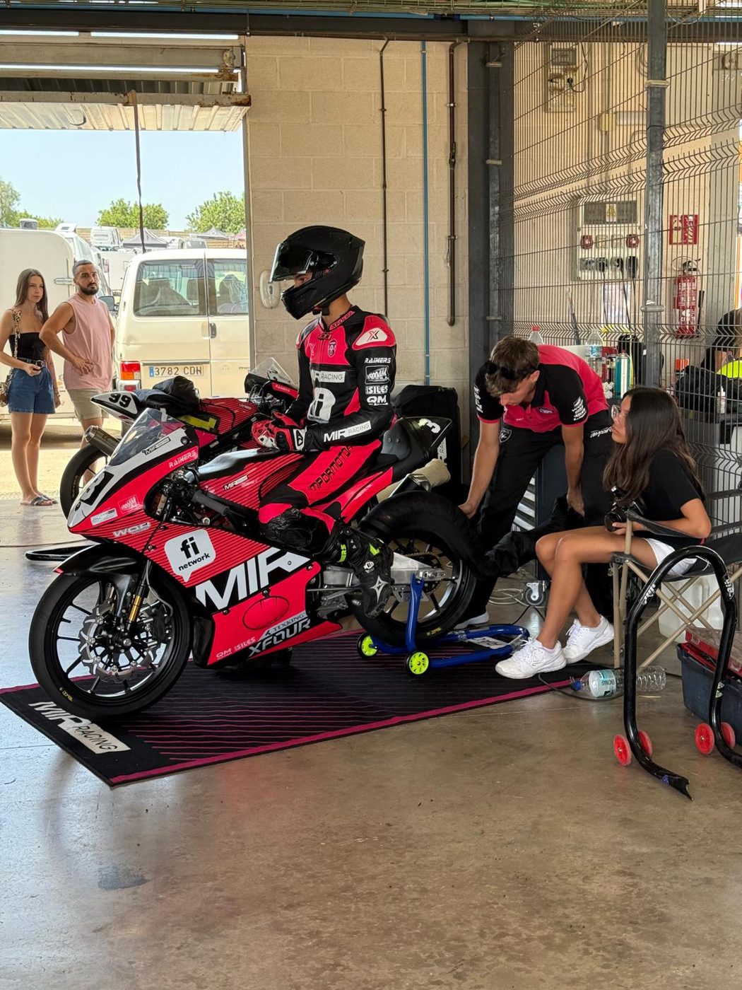 Waiting to go out, MIR Racing