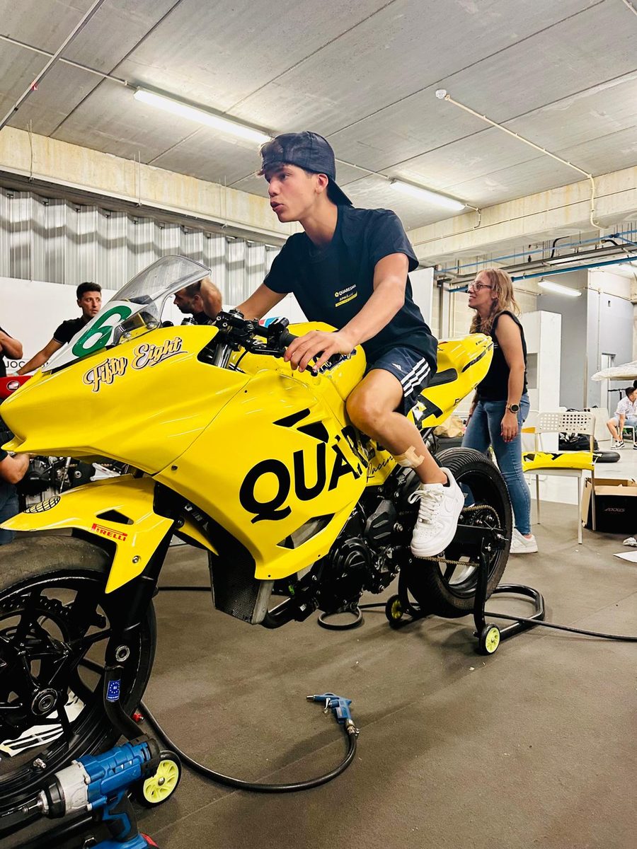 In the garage, Team Quaresma
