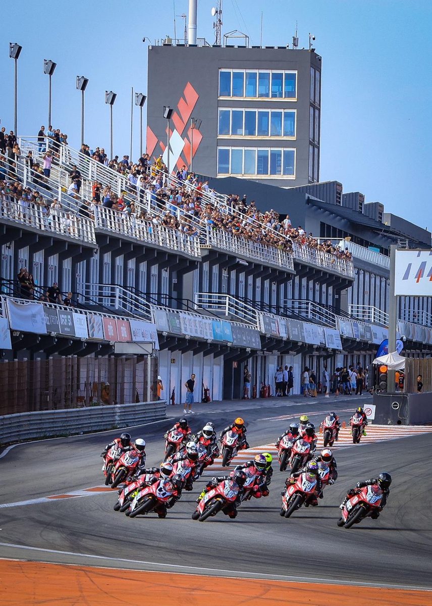 Race start, Racing